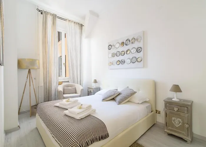 White Napoleone Apartamento *