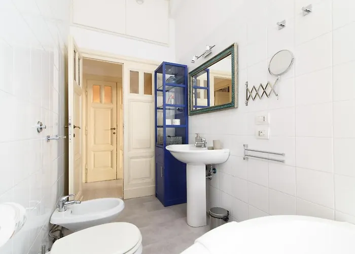White Napoleone Apartamento Roma